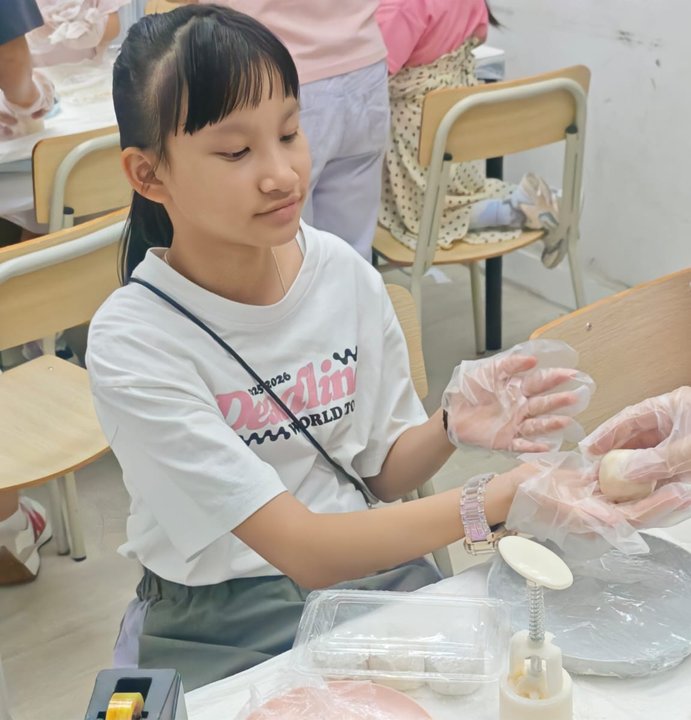 跟着示範，一步一步練習。